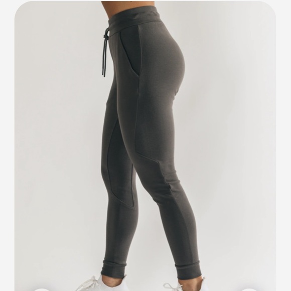 NWT ALPHALETE IDENTITY JOGGER- Size Large - Picture 2 of 4